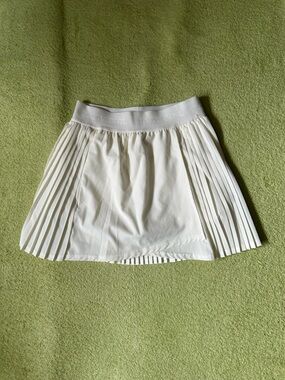 NWOT Beige LA + Image Pleated Mini Skort with Baby Girl on Elastic Waistband